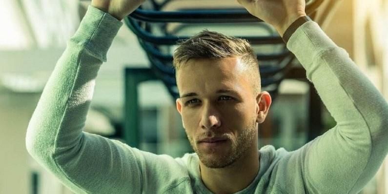 力较量的精 力较量的精